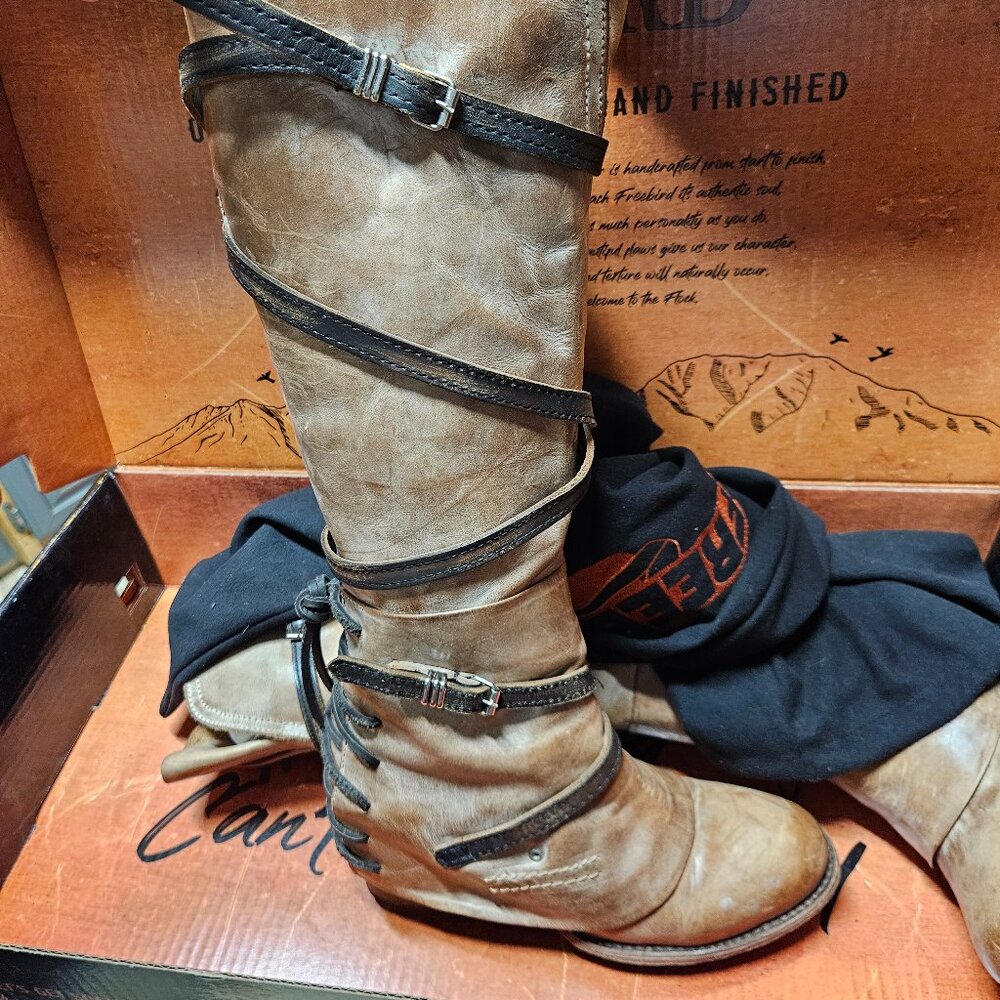 FreeBird Cassius Beige Multi